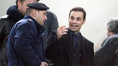 'Μαινόμενος'… Ντέμης