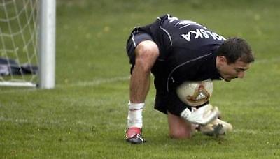 Διά χειρός... Ντούντεκ