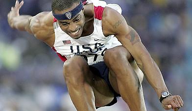 Άλμα στο χρυσό απο τον Ντέιβις