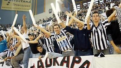 Μαζί με τον κόσμο του