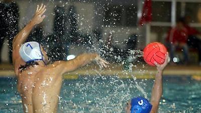 Πόλο: Κόκκινο το ντέρμπι