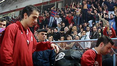 Στηρίζει τους παίκτες