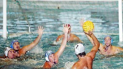 Αυλαία με μάχες ''ουράς''