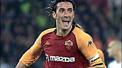 Κουνάει μαντήλι ο Ντελβέκιο