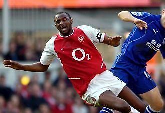 Νίκες για Άρσεναλ, Λίβερπουλ, Μπόρο