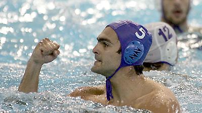 ''Γλυκοκοιτάζει'' Ολυμπιακό ο Ερνάντεθ