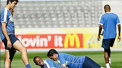 Συμπαίκτες Κακά-Ρομπίνιο;