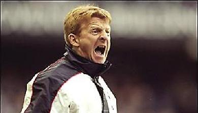 Μικρές αγγελίες: «Ζητείται επιθετικός»