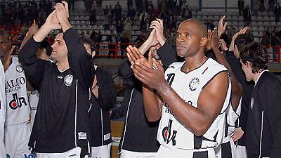 Δεν πιάνει «πάτο»…