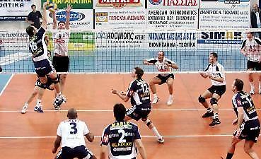 Με γεμάτες εξέδρες