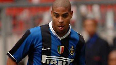 «Ο Αντριάνο θέλει να μείνει στην Ίντερ»