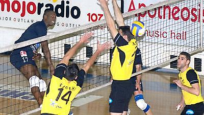 Συνεχίζει η ΑΕΚ