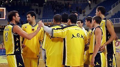 Ξέσπασε...