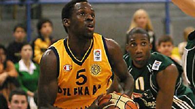 Euro Cup: Κυρίαρχες Εστουντιάντες, Αζοβμας