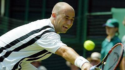 Αγκάσι: «Σιγά μη σταματήσω»