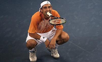 Πάλεψε, αλλά υποκλίθηκε στον Αγκάσι ο Παγδατής