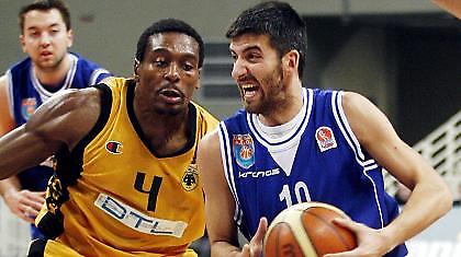 Φρίμαν: «Μου τραβούσε τη φανέλα ο Αγγέλου»