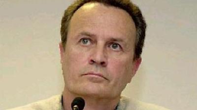 Μιλά με Ρενέσες η Τάου