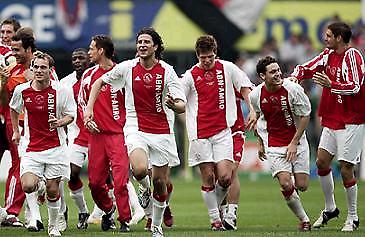 Eredivisie: Άγχωσε, αλλά έμεινε στην κορυφή ο Αγιαξ