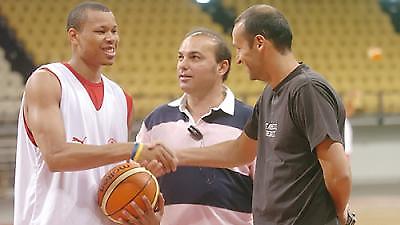 Άκερ: «Το κόκκινο είναι το χρώμα μου»