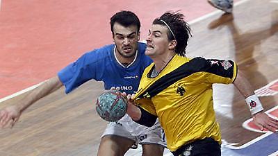 Βγαίνει ο τρίτος…