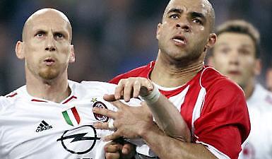 «Χτυπάει» Άλεξ η Μίλαν