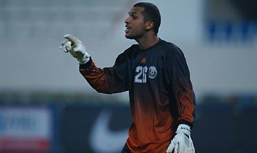 Κλείνει τερματοφύλακα από το Ομάν η Μπόλτον