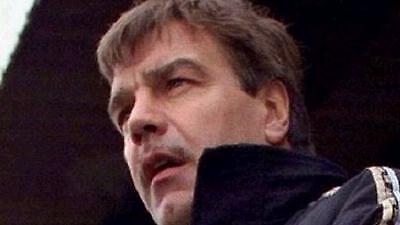 Εξετάζονται πάνω από 100 μεταγραφές στην Αγγλία