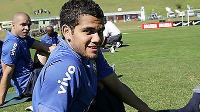 Γη και ύδωρ δίνει η Τσέλσι για Ντάνιελ Άλβες