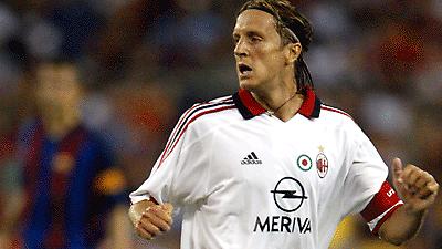 Ν’ αφήσει τη Μίλαν σκέπτεται ο Αμπροζίνι