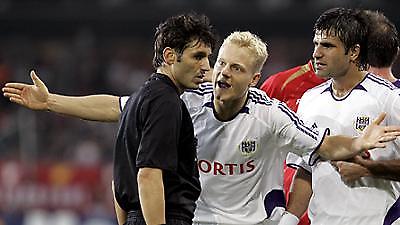 Jupiler League: «Μοιρασιά» στο ντέρμπι