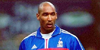 Και πάλι «τρικολόρ» ο Ανελκά