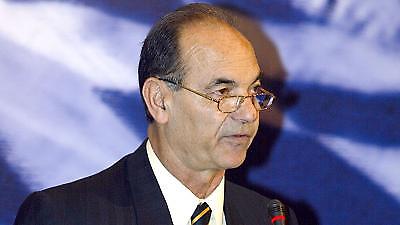 ΠΣΑΠ κατά πλαστικού χλοοτάπητα