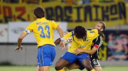 ΚΥΠΡΟΣ: Νίκη και πρωτιά για ΑΠΟΕΛ