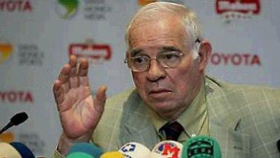 Απομακρύνεται ο Αραγονιές...