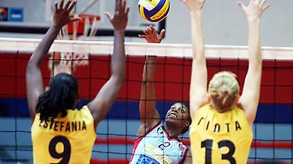 Στη «σκιά» των «αιωνίων»