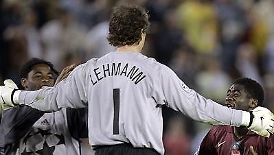 Άνετα οι Λονδρέζοι στο Αμβούργο