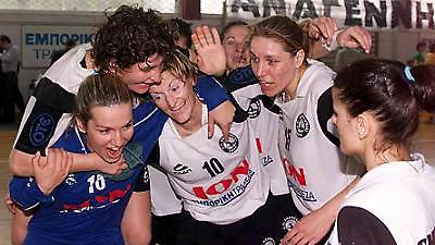 «Έσπασαν» τις έδρες