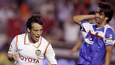 Primera Division: Στην κορυφή οι «νυχτερίδες»