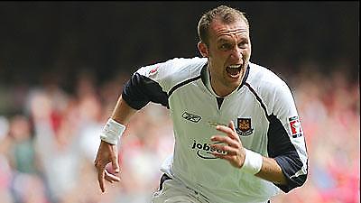 Επιστρέφει στα τέλη Νοεμβρίου ο Άστον