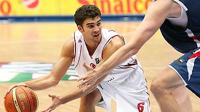 Στην Μπένετον ο Ατσούρ