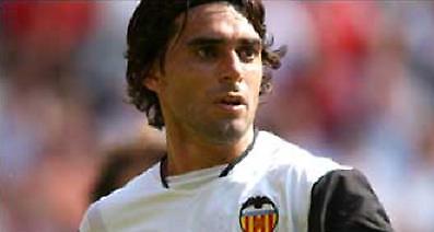 Επιστρέφει, αλλά δεν βιάζεται ο Αγιάλα