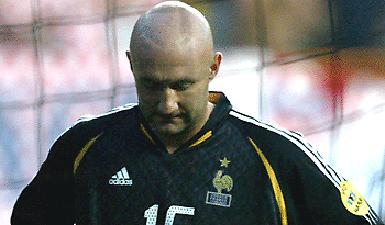 «Ασπίδα» Ντομενέκ σε Μπαρτέζ για τις αποδοκιμασίες