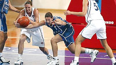 Τέταρτες οι γυναίκες στο μπάσκετ