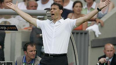 Η Μίλαν «βλέπει» Φαν Μπάστεν