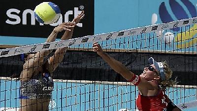 «Πετάνε» στην άμμο!