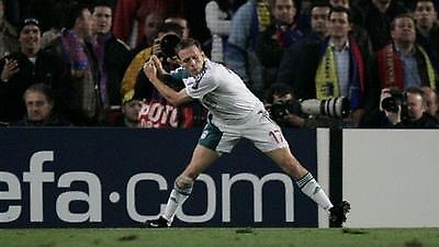 Είναι βαριά η κόκκινη φανέλα…