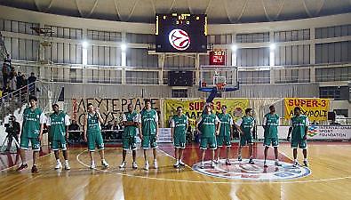 -Δώδεκα βαθμούς στην Μπενετόν