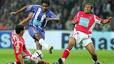 Superliga: Το ντέρμπι «βάφτηκε» κόκκινο