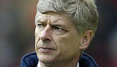 Βενγκέρ στους παίκτες του: «Κοιτάξτε την Πρέμιερσιπ»